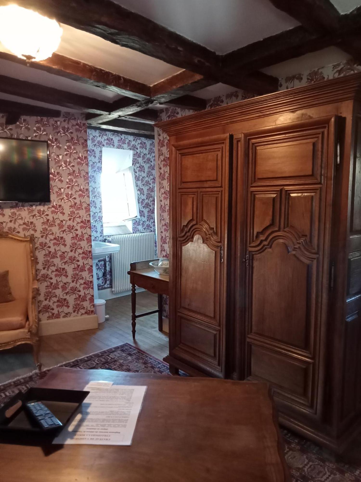 Chateau De Vassinhac Chambres D'Hotes Collonges La Rouge Habitación foto